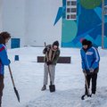 Студенты-добровольцы расчистили от снега памятные места 1