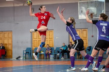 Гандбольный клуб «Университет» одержал уверенную победу над гандболистками из Санкт-Петербурга